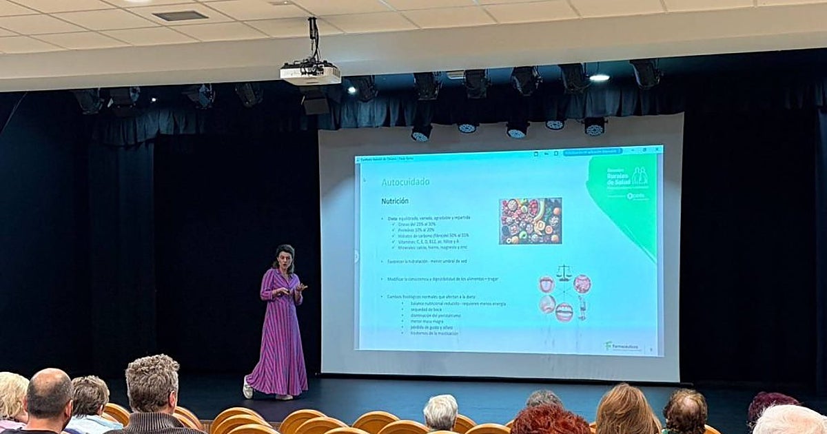 Farmacias comunitarias rurales educan en salud a personas ma