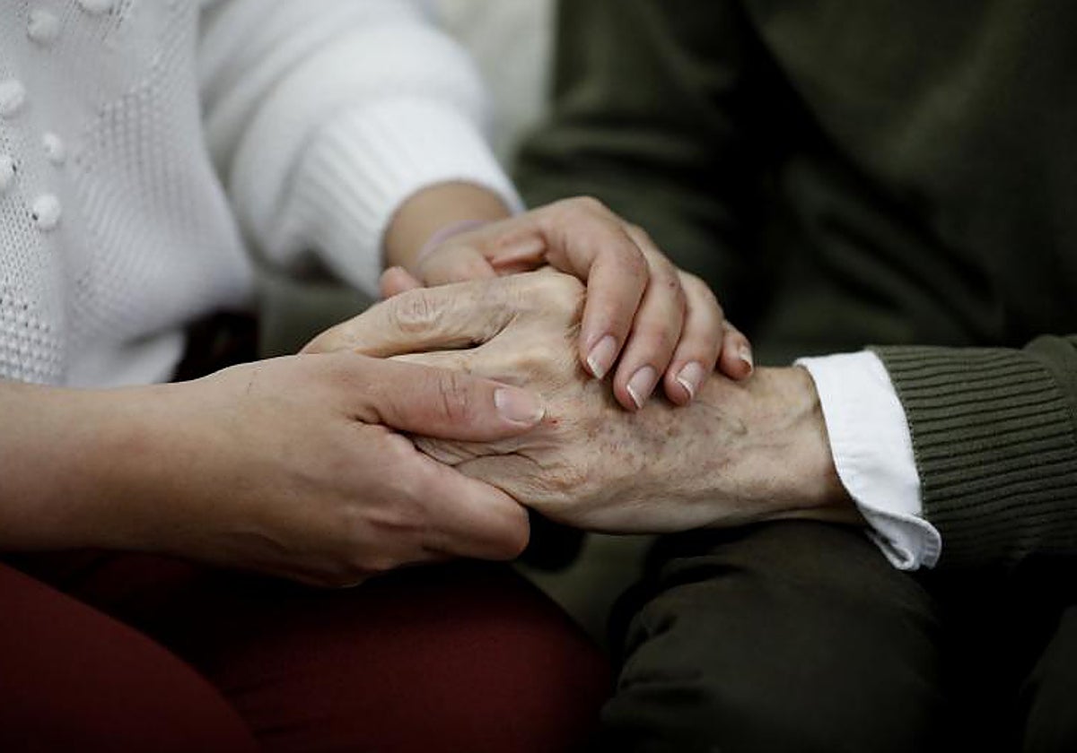 Los neurólogos piden a Sanidad que no se niegue a financiar los fármacos para el alzhéimer precoz