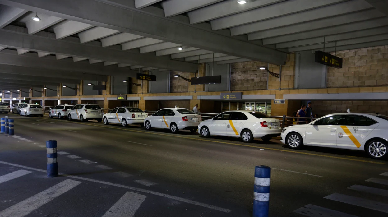 La causa contra los taxistas de Sevilla sufre un nuevo revés judicial
