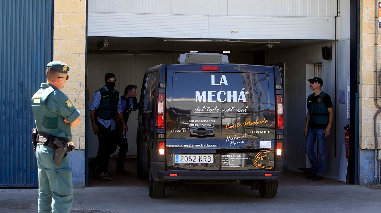 Las víctimas de la listeriosis piden más información del seguro del Ayuntamiento de Sevilla