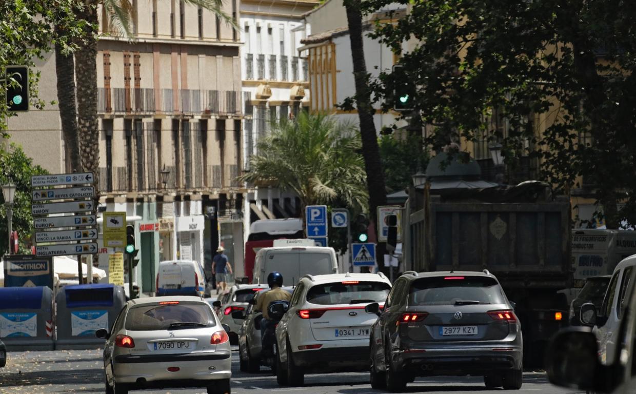 La entrada al Casco Antiguo y al conjunto histórico de Triana quedará limitada a partir de 2023