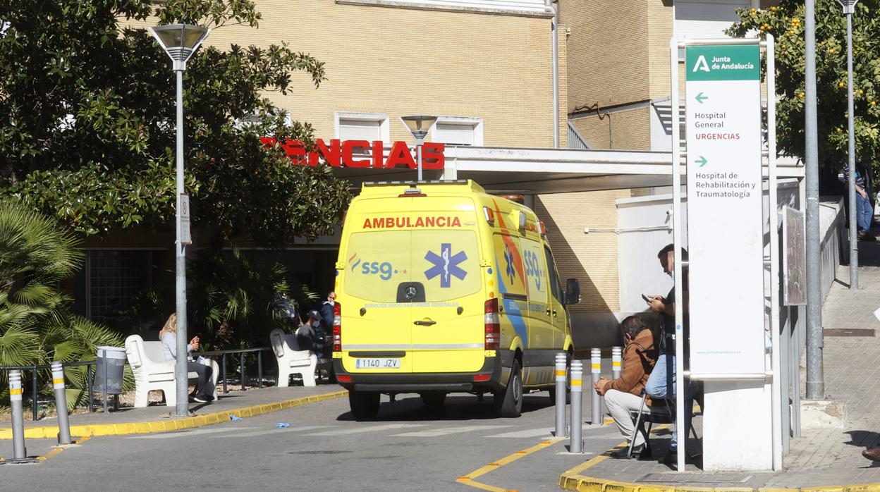 La ola de calor tensiona las Urgencias en el Virgen del Rocío de Sevilla