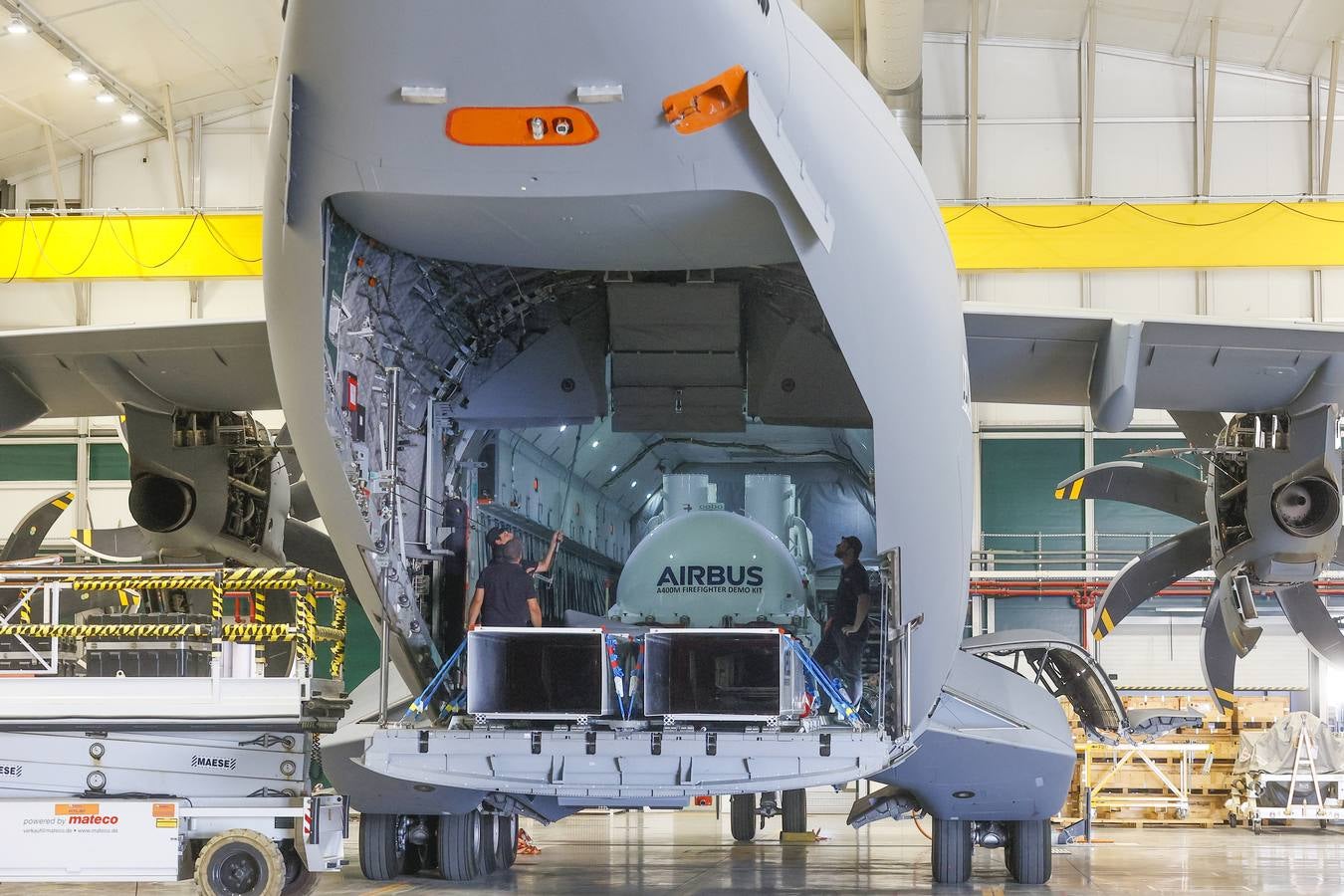 Presentación de kit de extinción de incendios acoplado al A400M