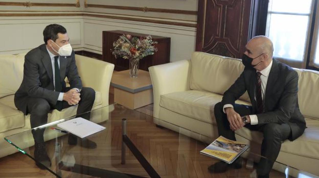 Antonio Muñoz pide por carta reunirse en septiembre con Juanma Moreno para abordar los proyectos de Sevilla