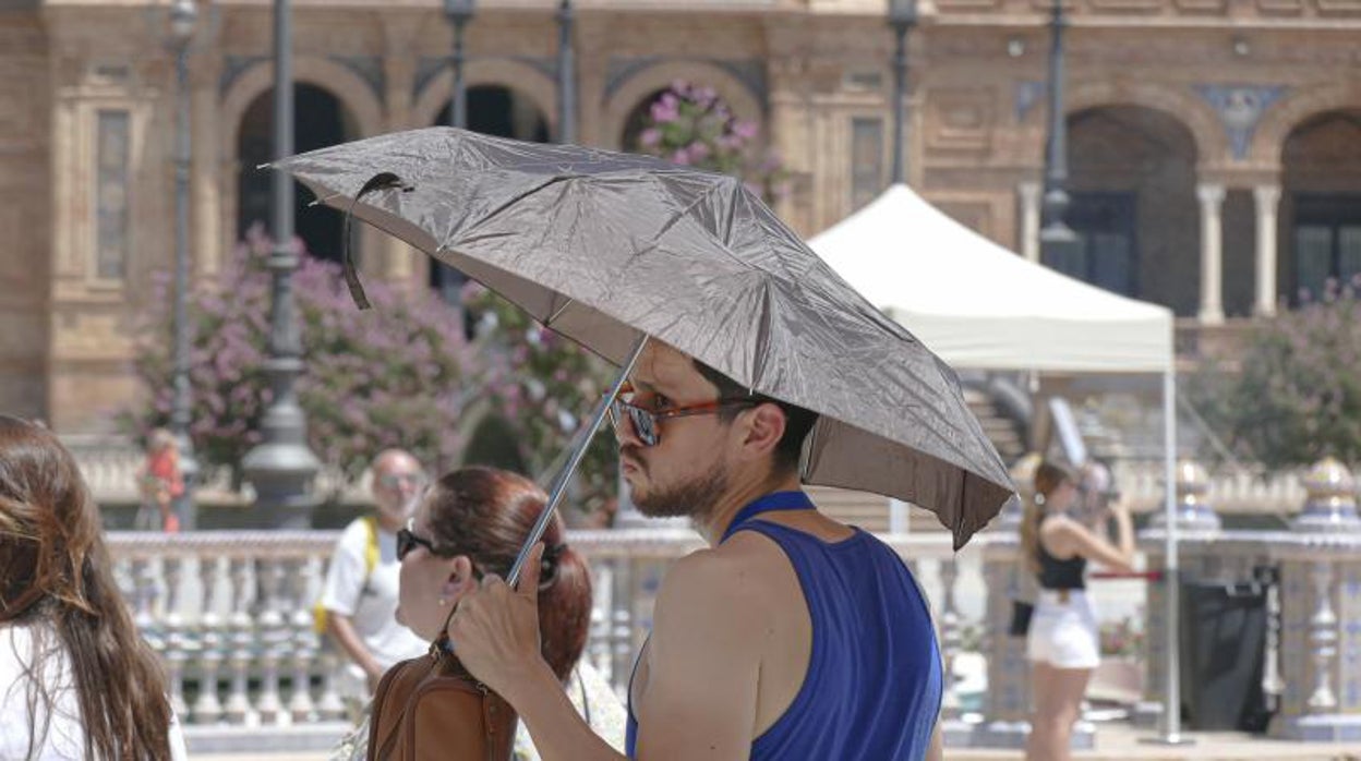 Sevilla presenta la segunda tasa más baja del país a siete días y las UCI marcan en agosto sus mínimos