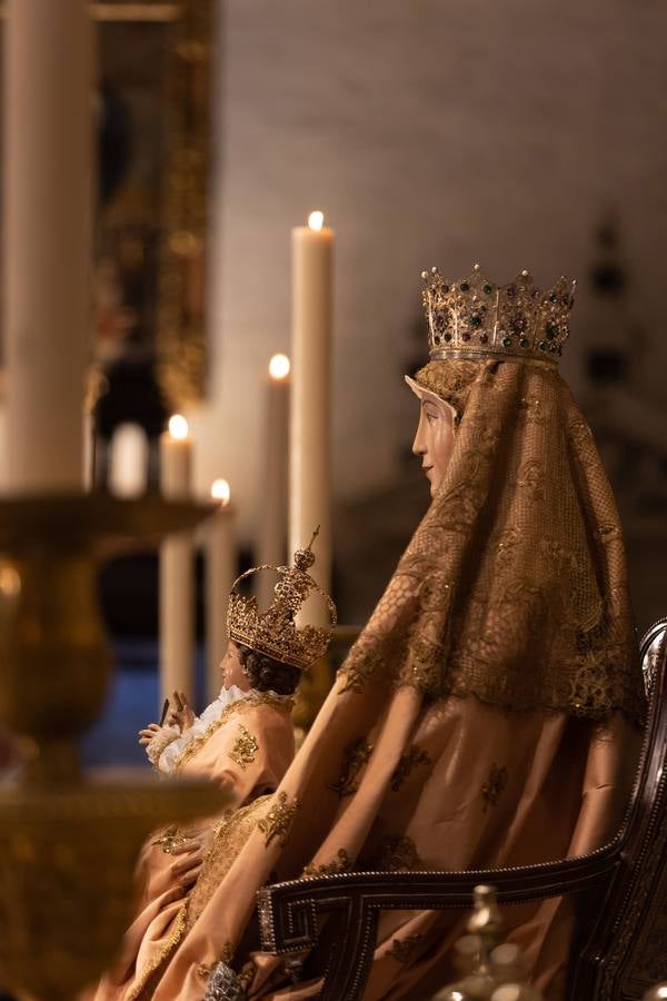 Besamanos a la Virgen de los Reyes