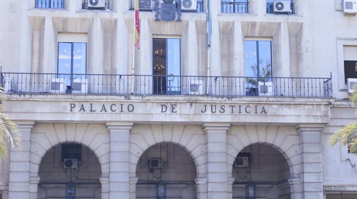 Condenada a seis años y medio de cárcel por prostituir y maltratar a su hija menor de edad