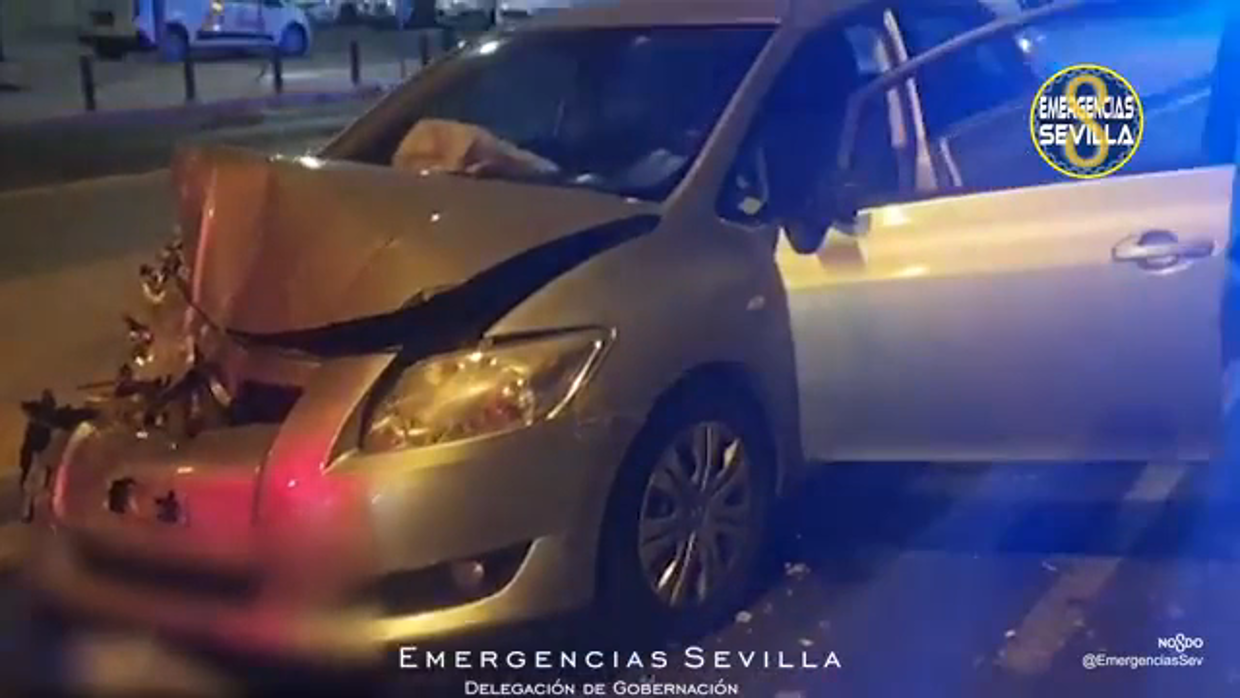 Herido un taxista tras ser embestido por un conductor que cuadruplicada la tasa de alcohol en Sevilla