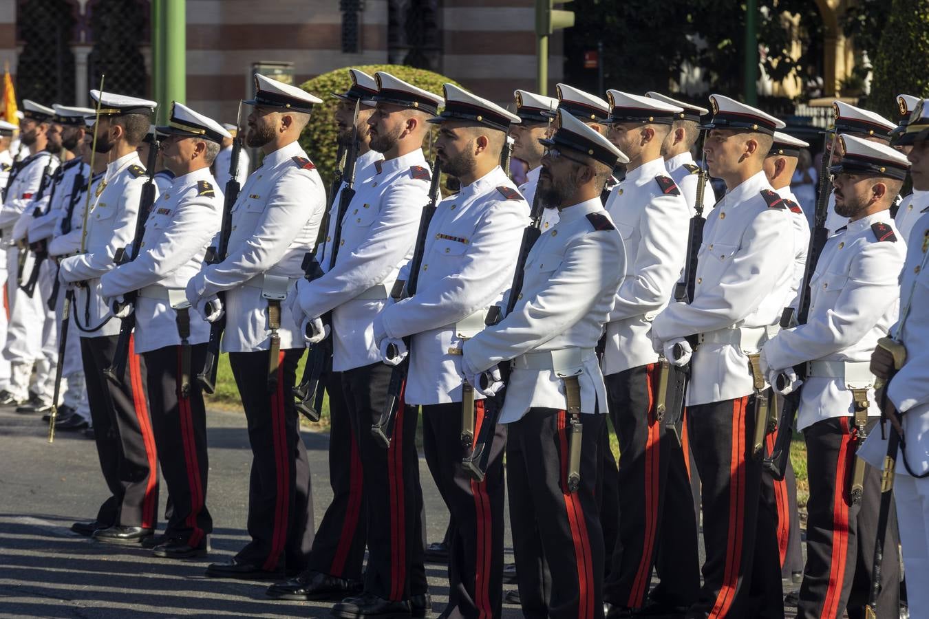 Homenaje a Elcano en la glorieta de los Marineros Voluntarios