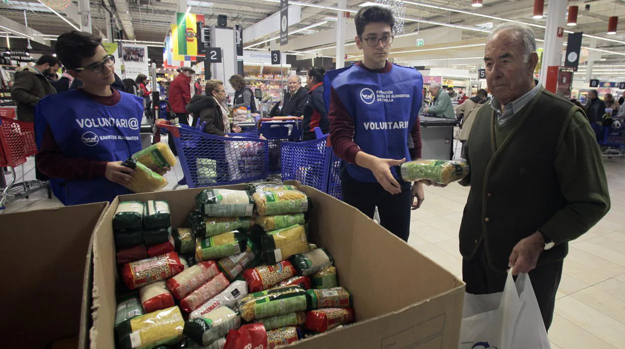 El Banco de Alimentos de Sevilla distribuyó casi 7 millones de kilos de comida en 2021