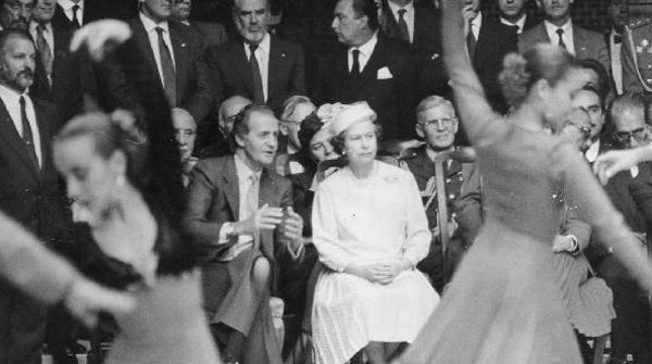 Isabel II en Sevilla:  una visita corta, intensa, turística y flamenca