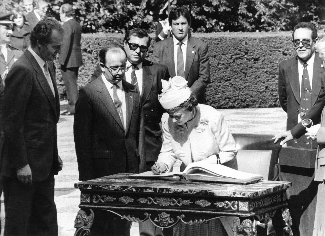 Visita de la Reina Isabel II y el Duque de Edimburgo a Sevilla en 1988