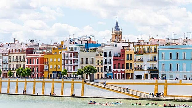 Vista de Triana desde el puente de Isabel II
