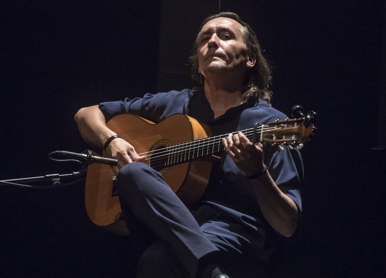 Vicente Amigo, durante su actuación en el Teatro de la Maestranza de Sevilla