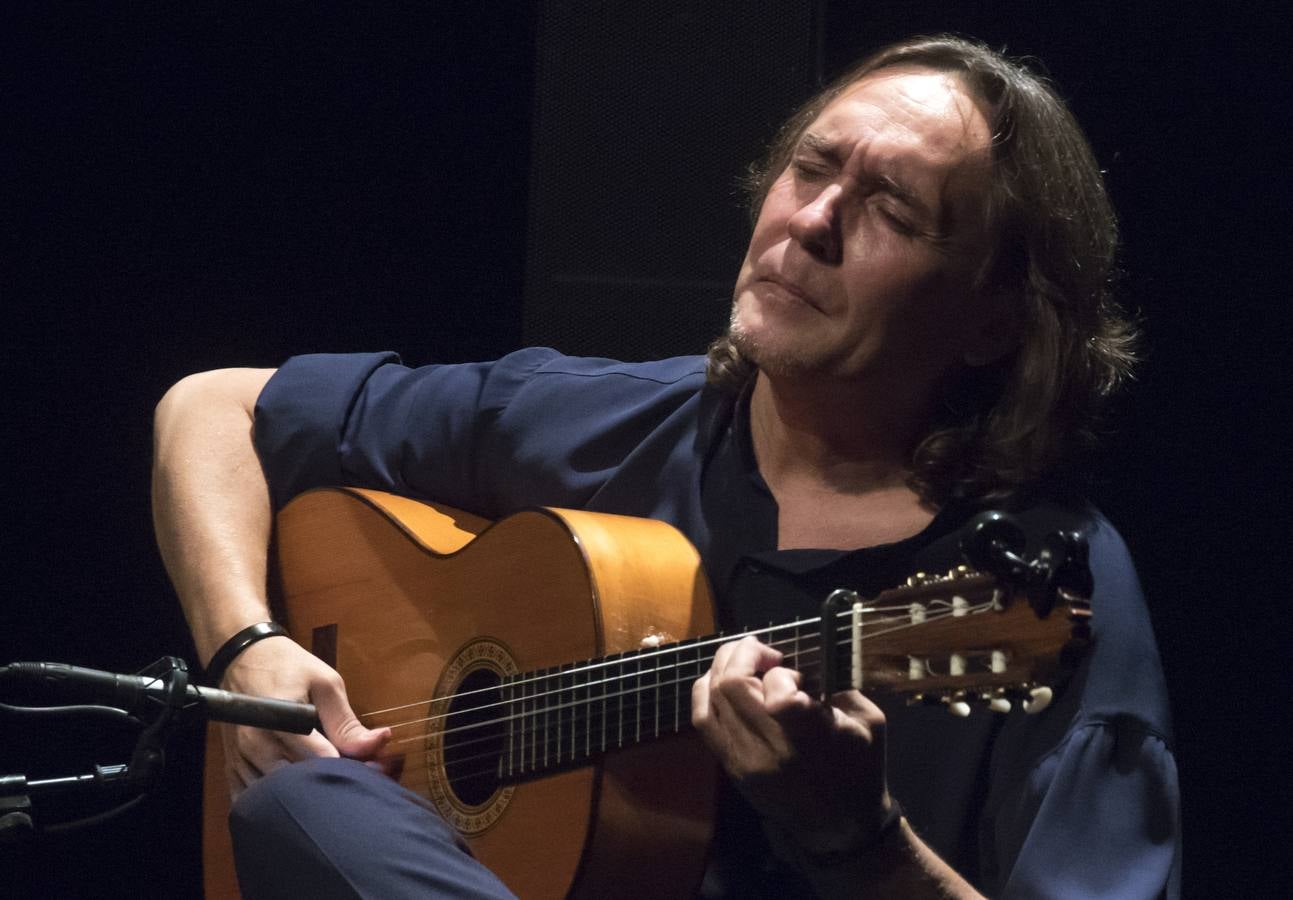 Vicente Amigo, durante su actuación en el Teatro de la Maestranza de Sevilla