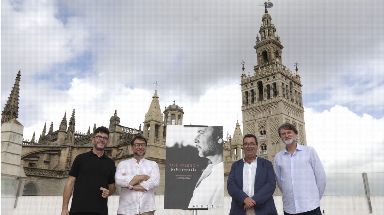 José Valencia canta flamenco en latín para celebrar a Nebrija