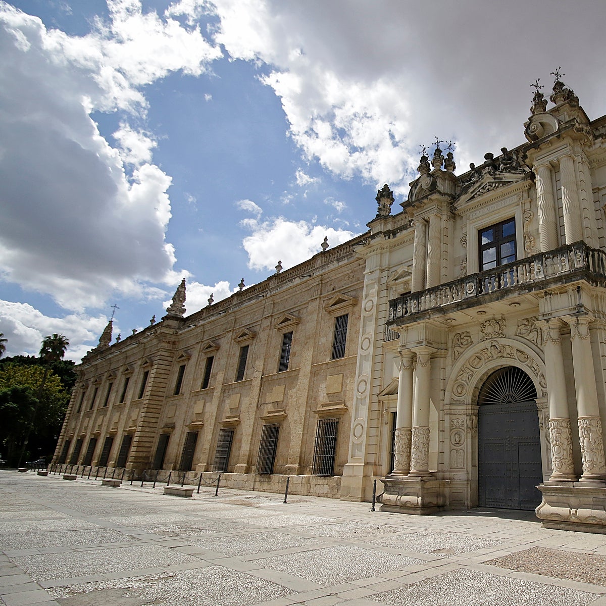 La Junta de Andalucía estudiará un 'Louvre sevillano' en la antigua Fábrica de Tabacos