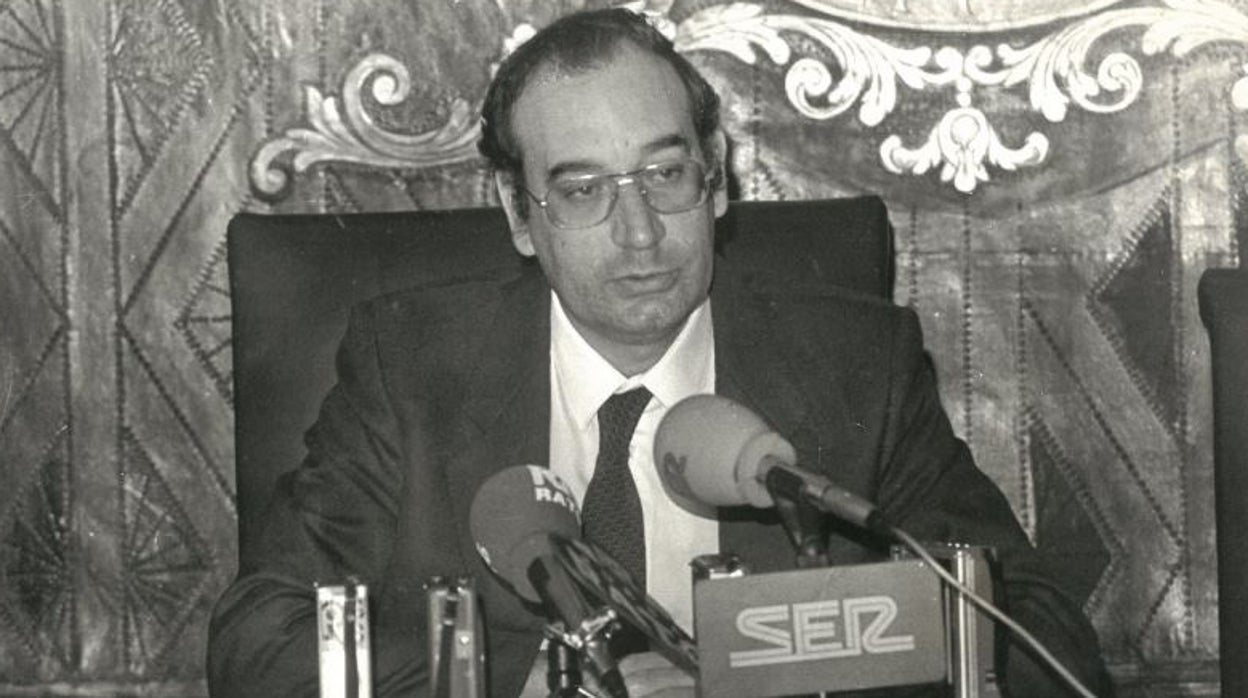 Muere Rafael Infante, rector de la Universidad de Sevilla entre 1984 y 1986 que lidió con protestas estudiantiles