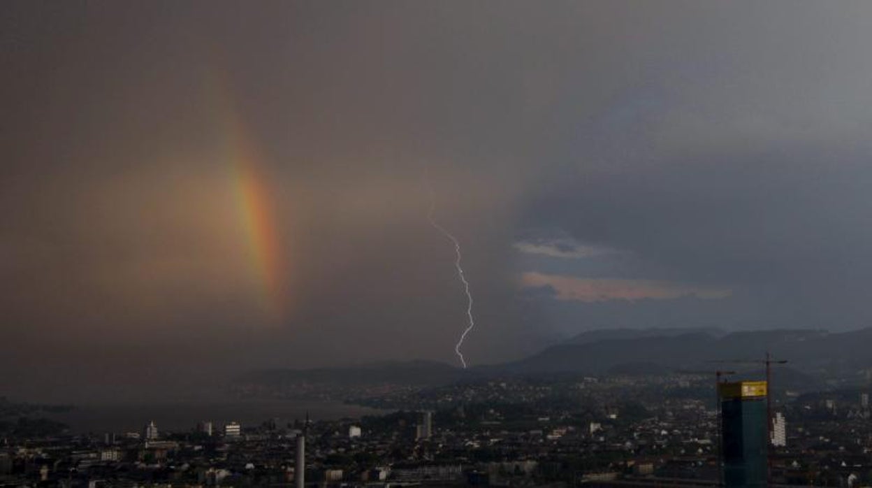 Apunta estos consejos si no quieres que te alcance un rayo