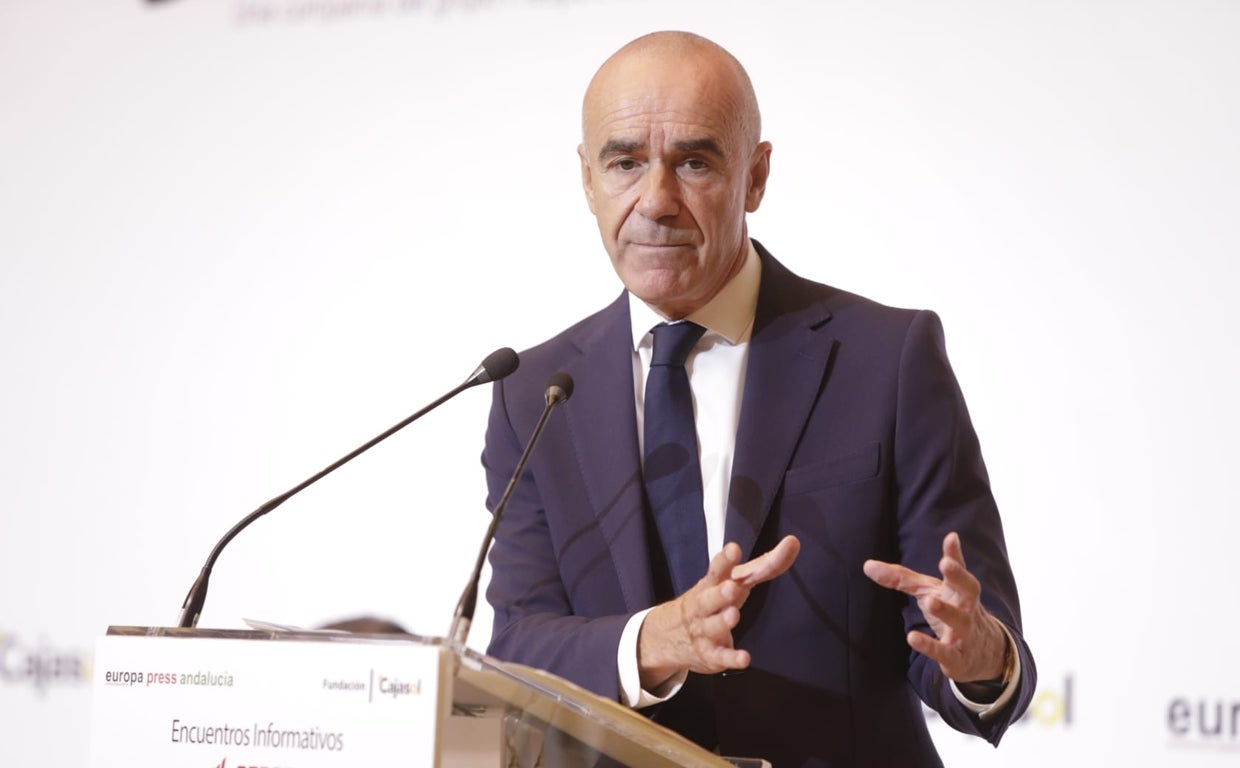 El alcalde de Sevilla participa en un encuentro informativo en Cajasol organizado por Europa Press y Cepsa