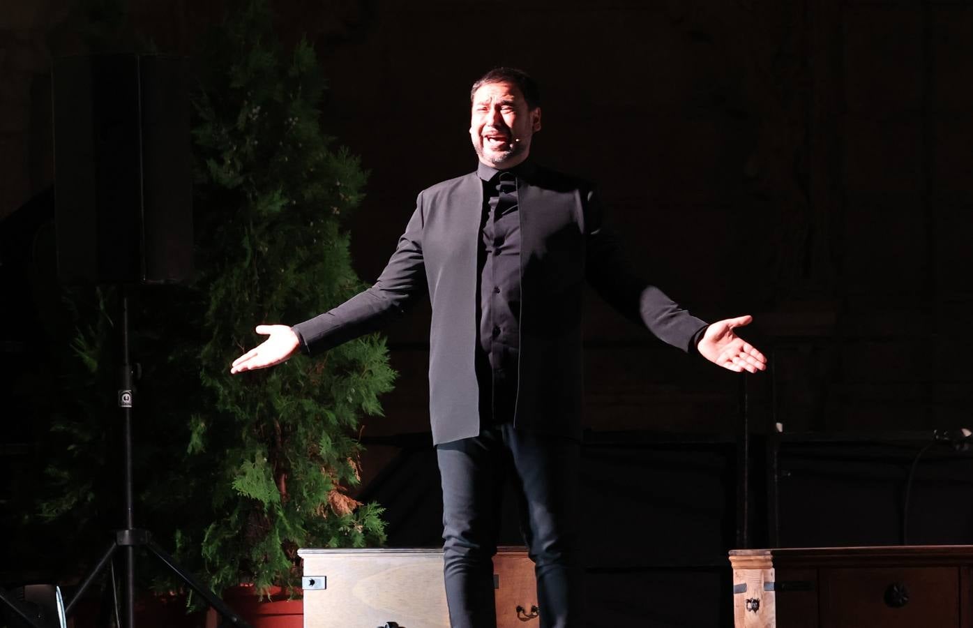 José Valencia, durante su espectáculo, en el Real Alcázar de Sevilla