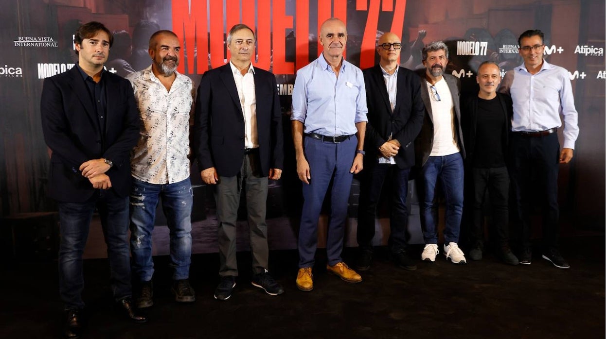 El mundo de la cultura se vuelca en el preestreno de 'Modelo 77' en Sevilla