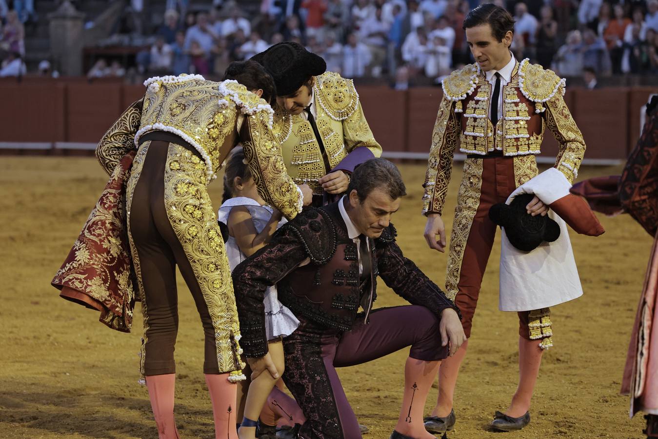Morante le corta la coleta a José Antonio Carretero