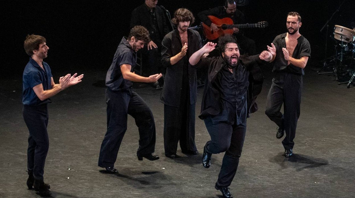 'La confluencia', una nueva lectura de los códigos del flamenco, en imágenes