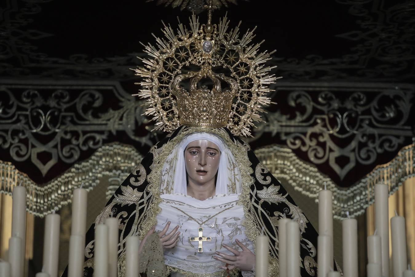 El barrio sevillano del Cerro del Águila se prepara para la salida extraordinaria de la Virgen de los Dolores