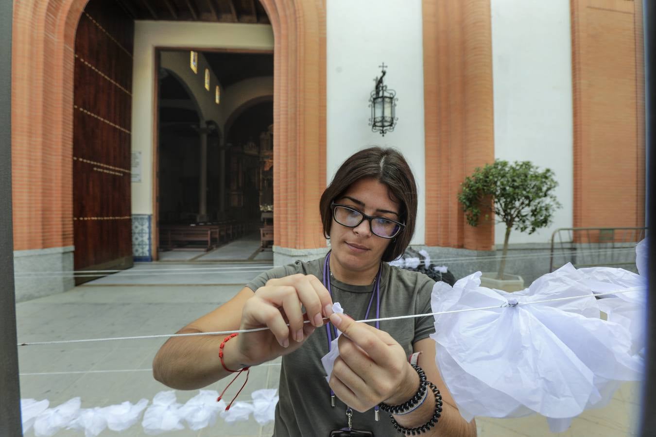 El barrio sevillano del Cerro del Águila se prepara para la salida extraordinaria de la Virgen de los Dolores