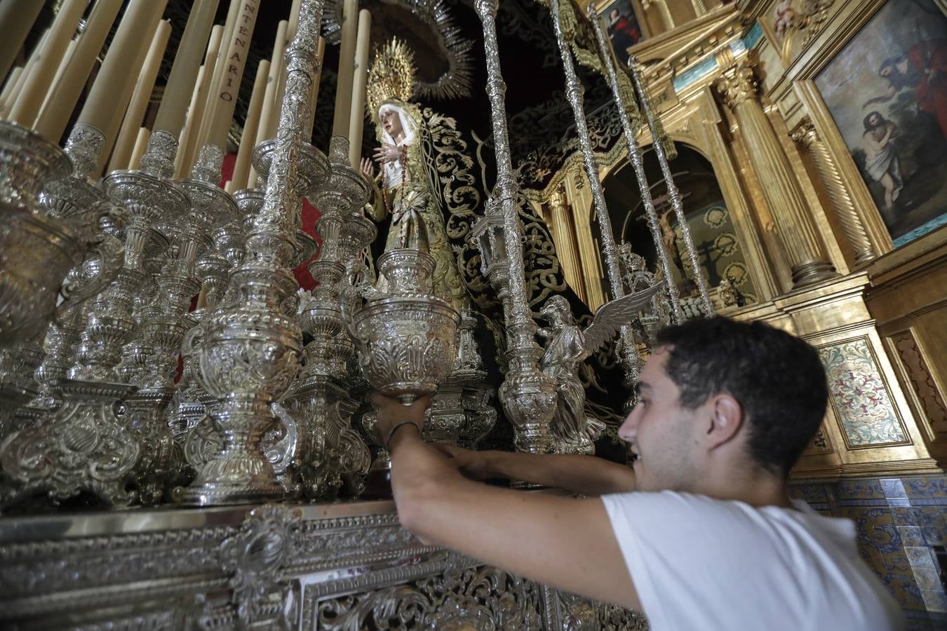 El barrio sevillano del Cerro del Águila se prepara para la salida extraordinaria de la Virgen de los Dolores