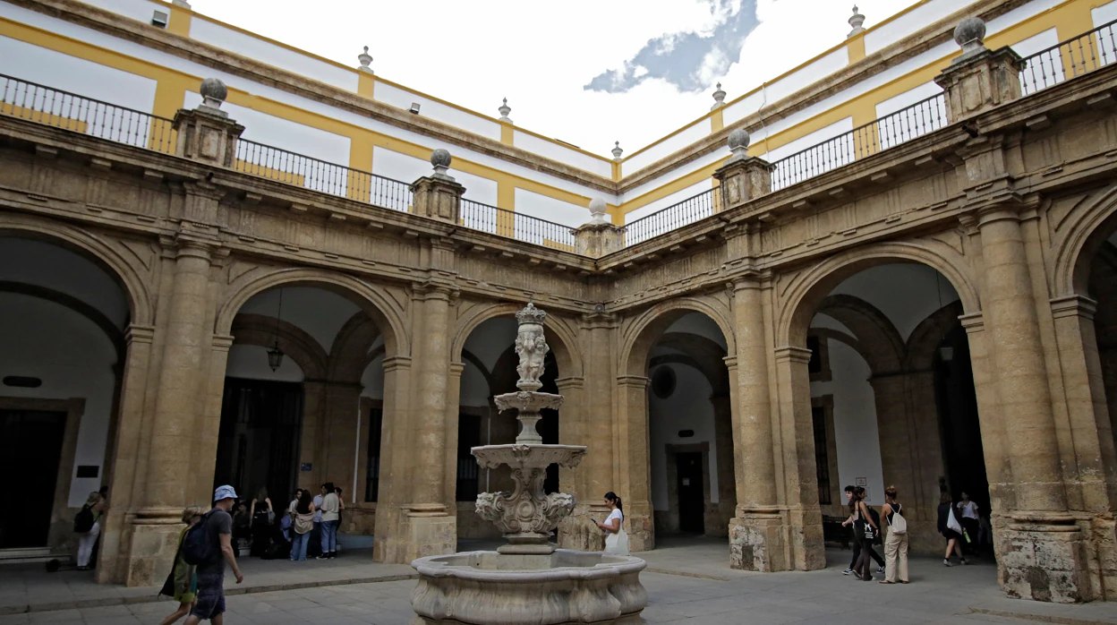 Universidad o museo: un gran debate para Sevilla