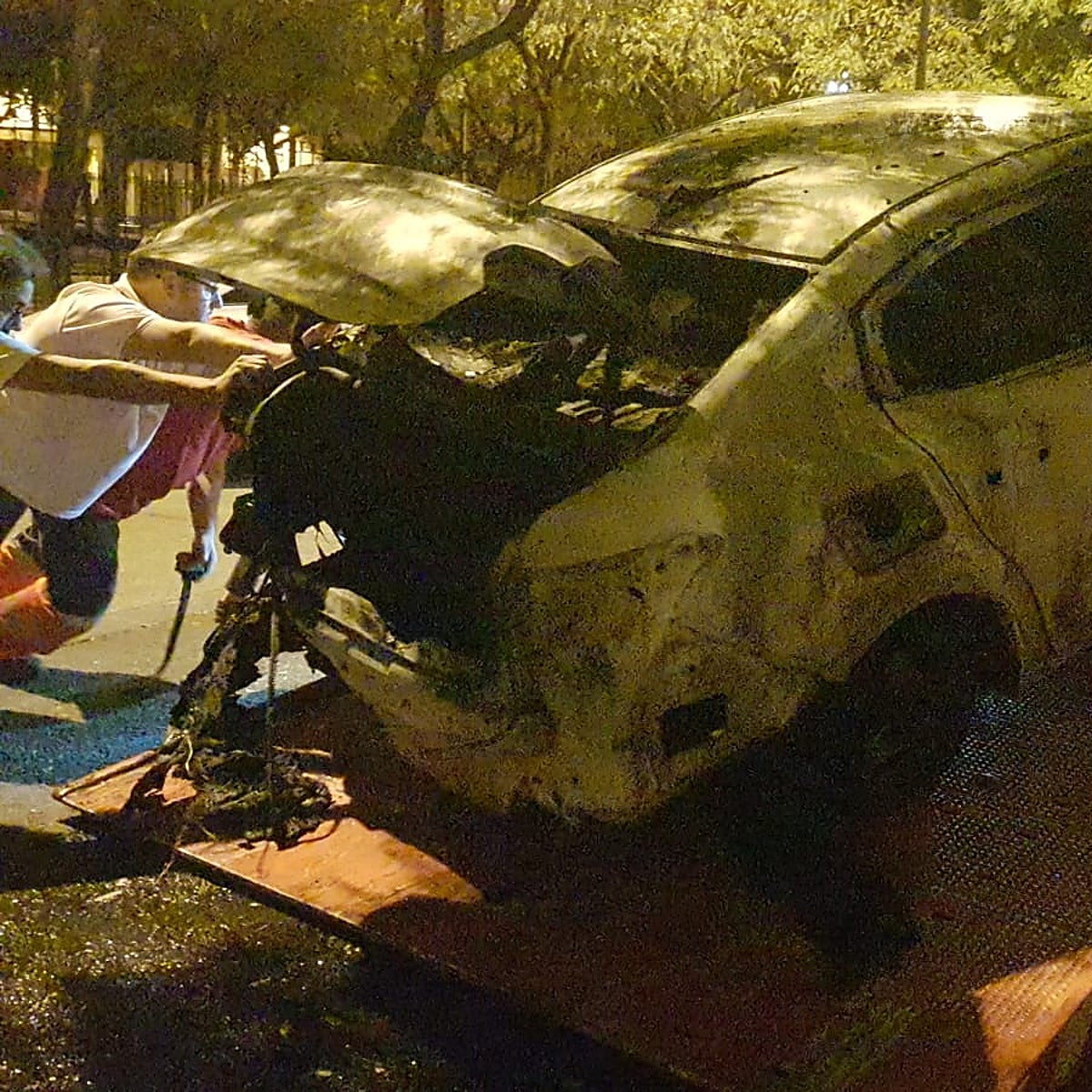 La Unión Sevillana del Taxi denuncia la quema de vehículos durante la huelga en la capital