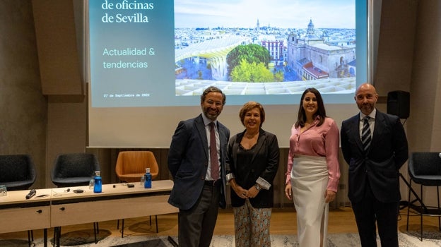 Los directivos de CBRE, en la presentación del informe del mercado de oficinas en Sevilla