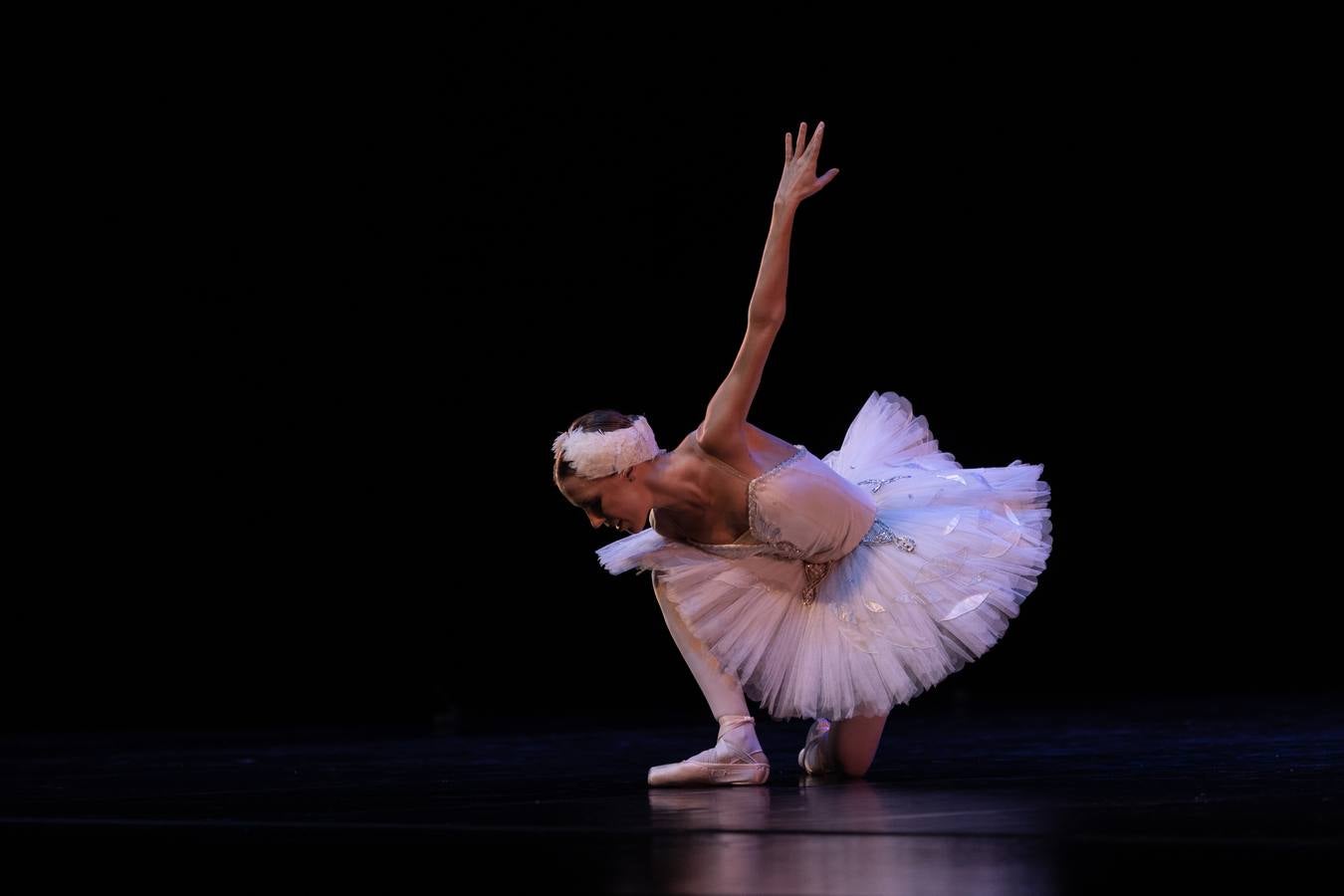 El ballet blanco volvió al Maestranza con el homenaje a Alicia Alonso