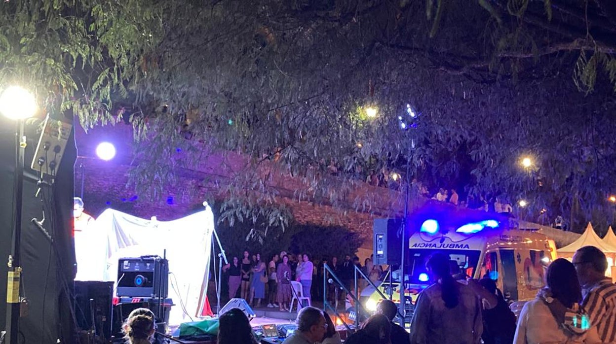 Muere en el escenario uno de los componentes de la banda que amenizaba la Velá de San Miguel