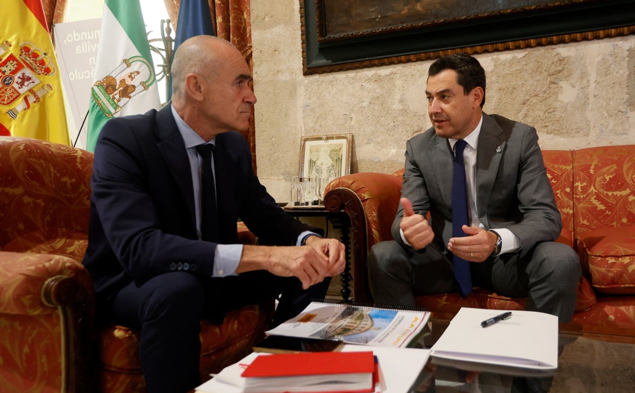 El alcalde y el presidente de la Junta, reunidos en el Ayuntamiento de Sevilla