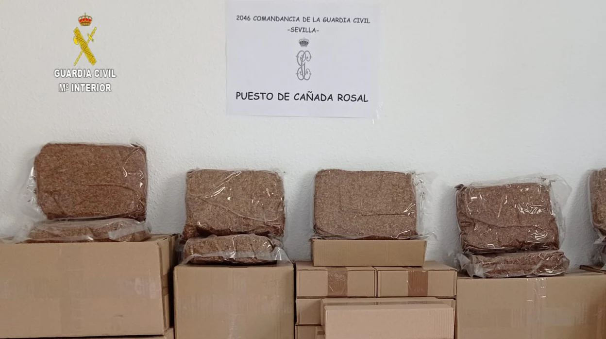 Dos detenidos en Cañada Rosal por traficar con 200 kilos de tabaco de contrabando