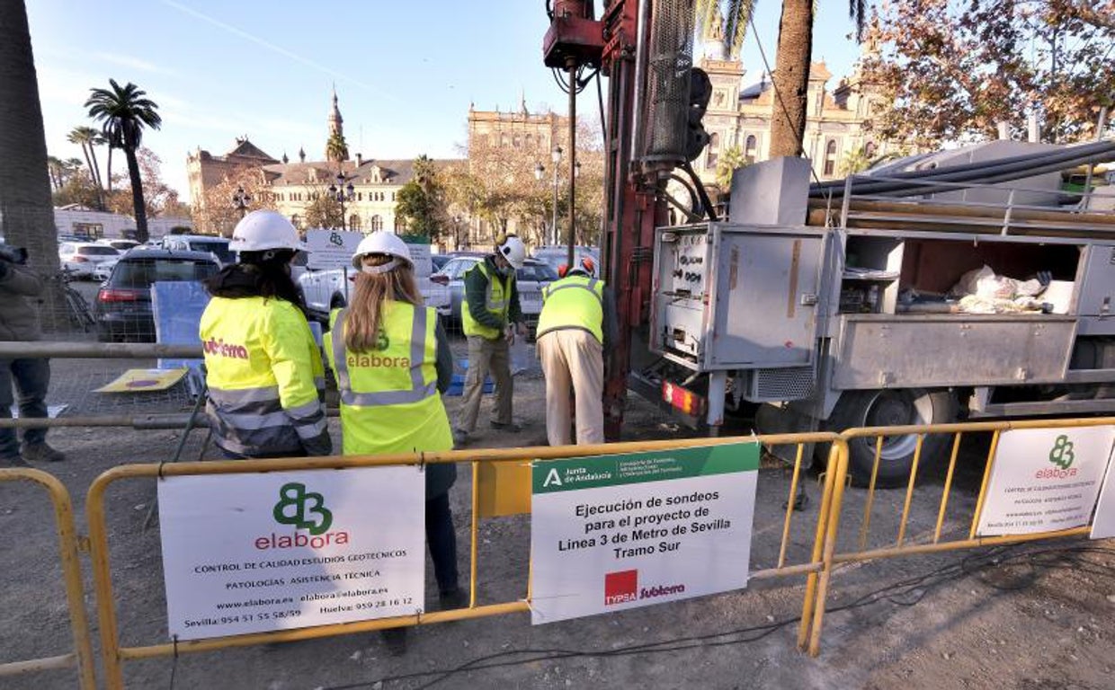 Trabajos de sonde para la proyección d ela línea 3 del  Metro de Sevilla / El portavoz del gobierno andaluz, Ramón Fernández explica la medida en rueda de prensa