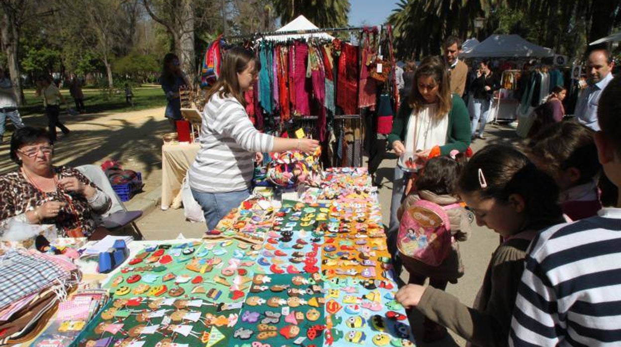 El zoco del parque de María Luisa celebra este domingo su segunda edición de la temporada