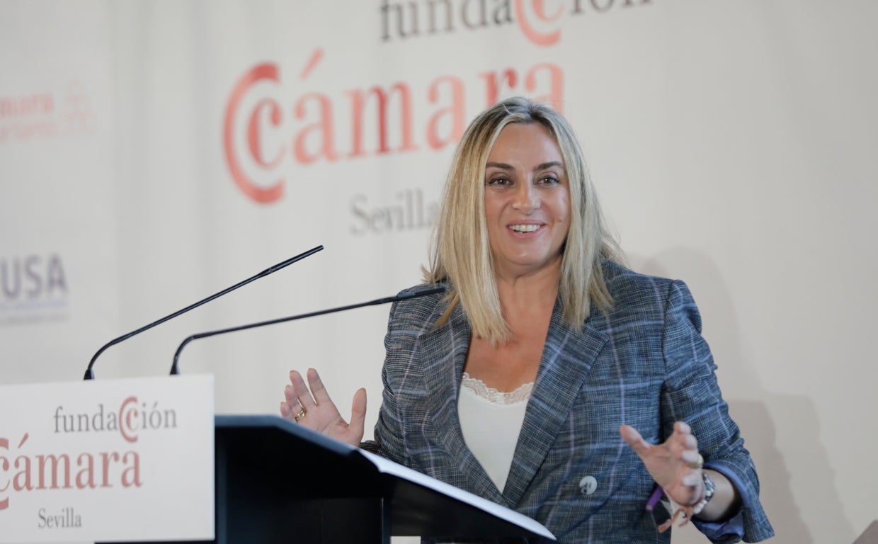 La consejera de Fomento, Marifrán Carazo, en un foro empresarial