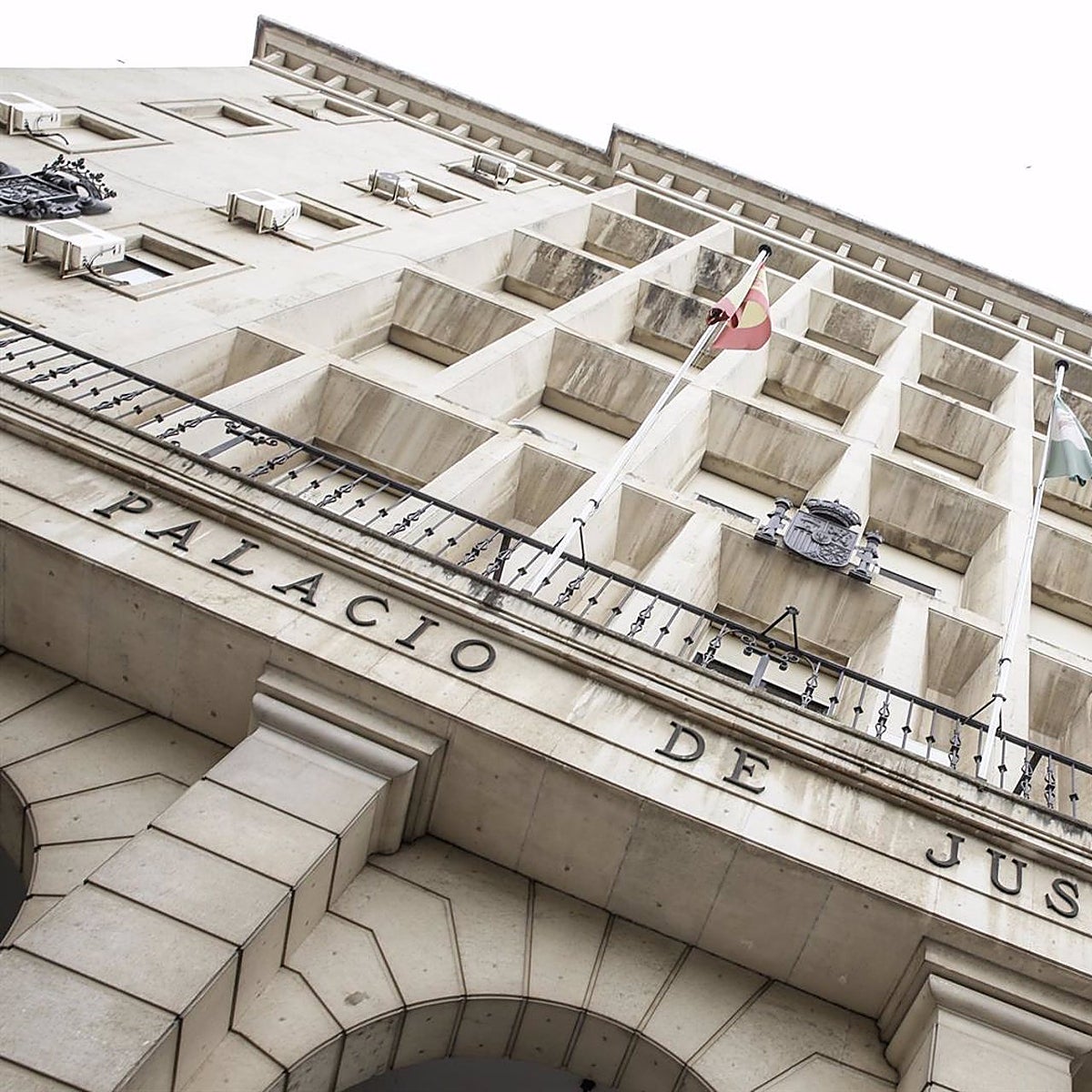 El Supremo confirma la condena a cinco años de cárcel a un padre que abusó de su hija de 13 años en Sevilla