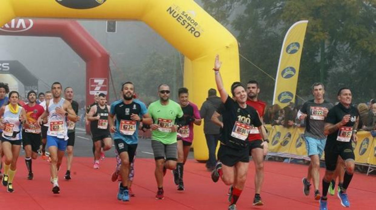 Estos son los cortes y desvíos de tráfico en el Centro de Sevilla por la carrera popular del Casco Antiguo este domingo