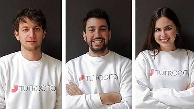 Darius Molnar, Jorge Geniz y María Coronel, fundadores de la startup sevillana Tutrocito, en la que ha entrado el fondo Eoniq