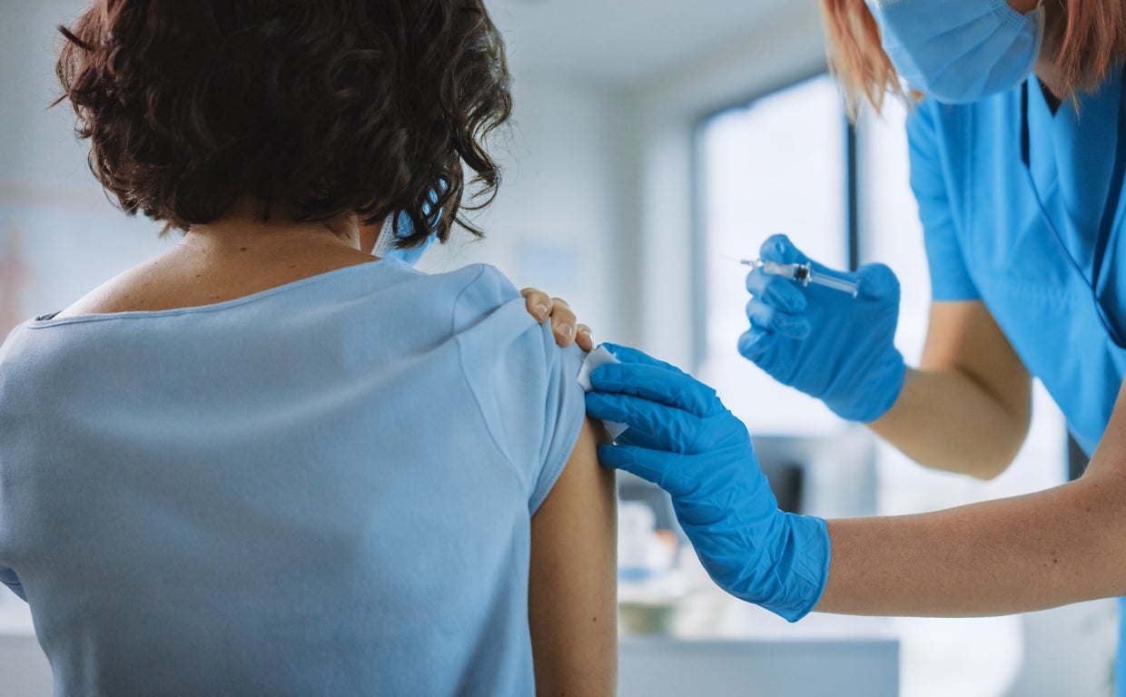La EMA alerta sobre una nueva ola de Covid: hay que revacunar