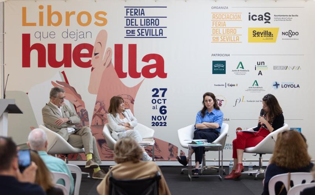 Mesa redonda sobre Manuel Chaves Nogales en la que participaron María Isabel Cintas, Charo Ramos, Juan Antonio Rodríguez Tous y Marta Maldonado