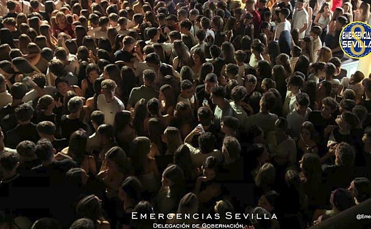 La fiesta de Halloween de Sevilla era «una sauna» al cortarse el agua y el aire