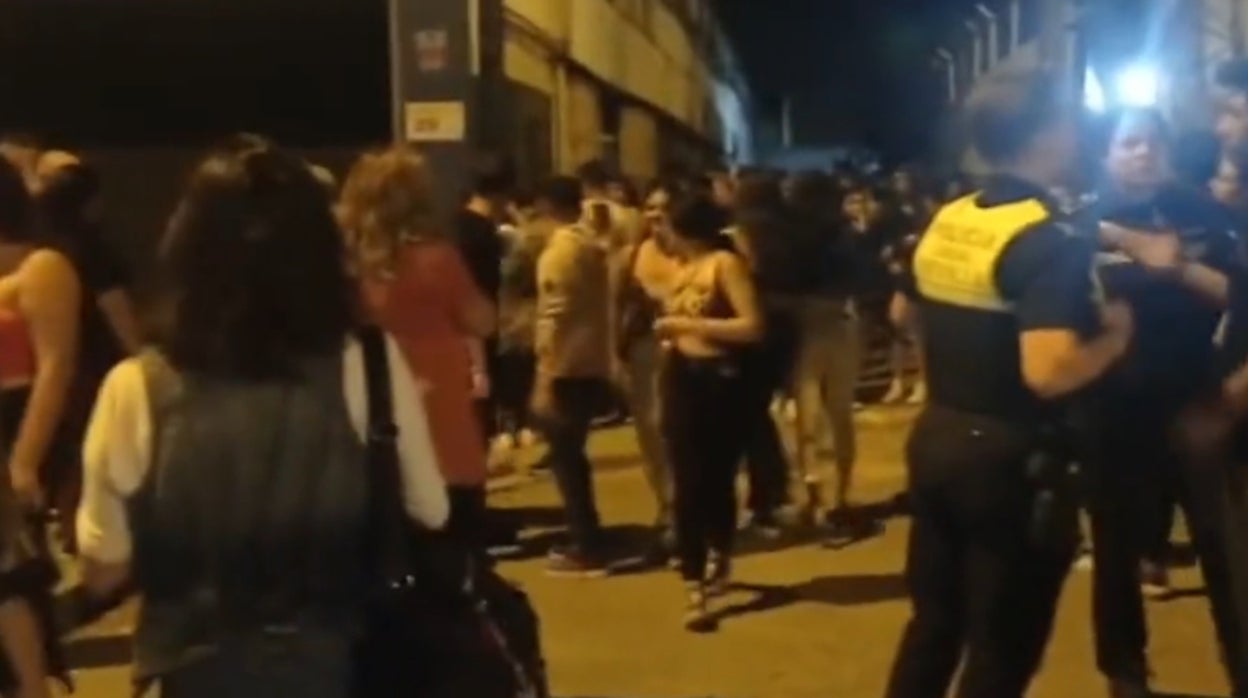 La Policía Local de Sevilla sólo disponía de 24 agentes para las zonas de ocio en la noche de Halloween