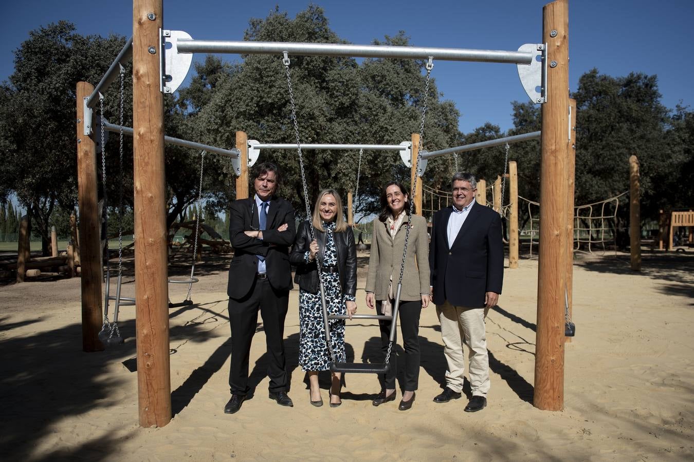 La consejera y la delegada visitaron el parque para ver sus zonas renovadas