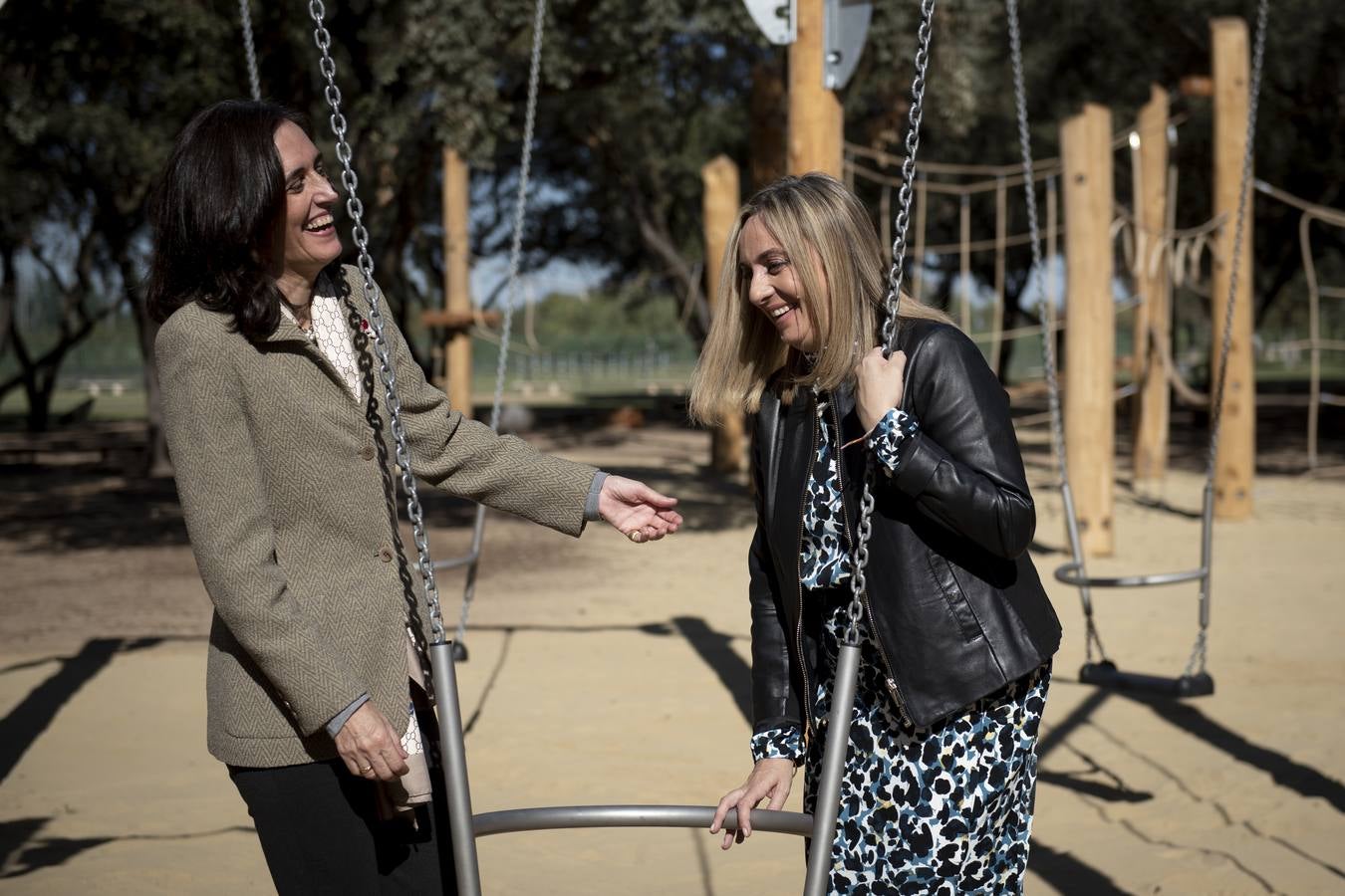 La consejera y la delegada visitaron el parque para ver sus zonas renovadas